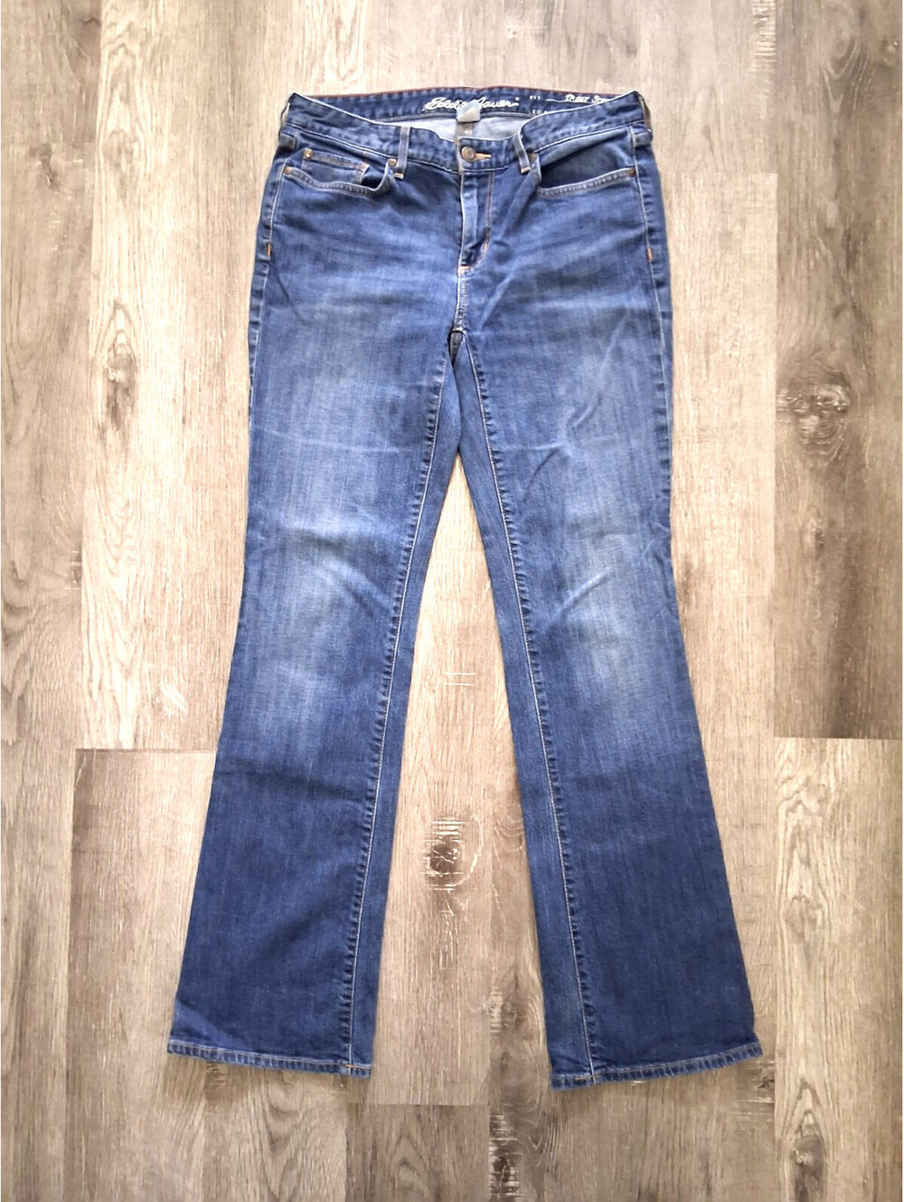 Eddie Bauer Womens Size 8 30x32 Truly Straight Bootcut Mid-Rise Wash Denim Jeans
